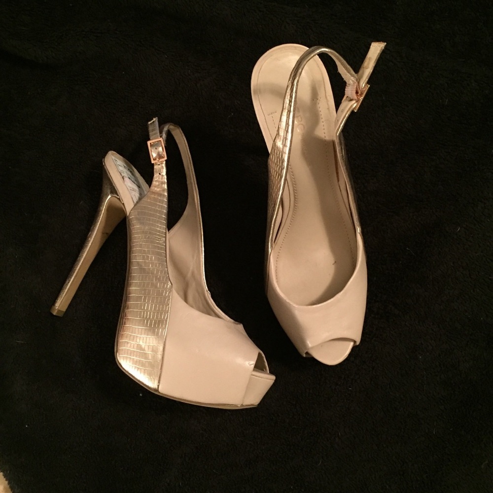 Nude platform heel